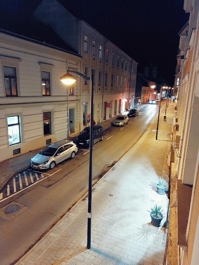 Square 16 Apartman - Absolutely Central Location With Self Check In Szombathely Eksteriør bilde