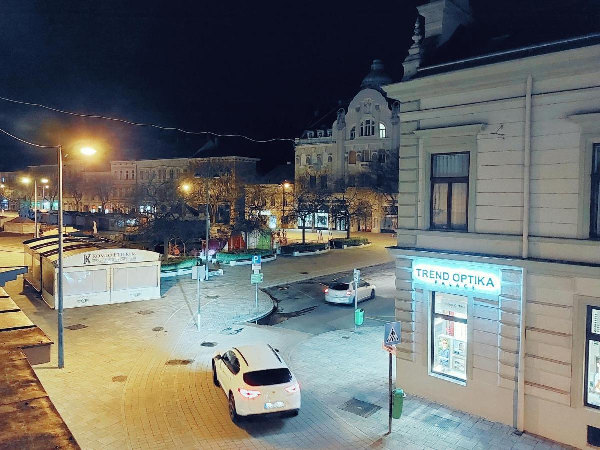 Square 16 Apartman - Absolutely Central Location With Self Check In Szombathely Eksteriør bilde